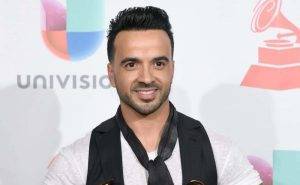 Luis Fonsi Lifestyle, Wiki, Net Worth, Income, Salary, House, Cars ...