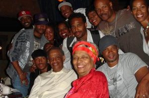 wayans marlon elvira howell blackdoctor capp thegrio stouten mourning matriarch thecelebritystatus topplanetinfo godmother sit homemaker supermarket dakingsman alethia superstars announces