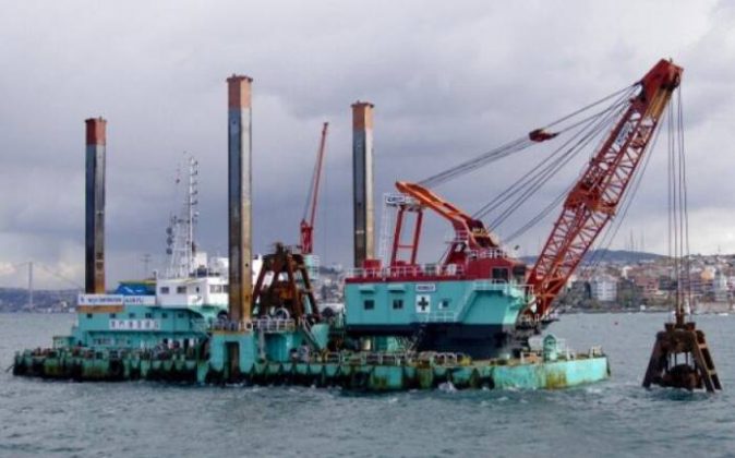 what is dredging used for