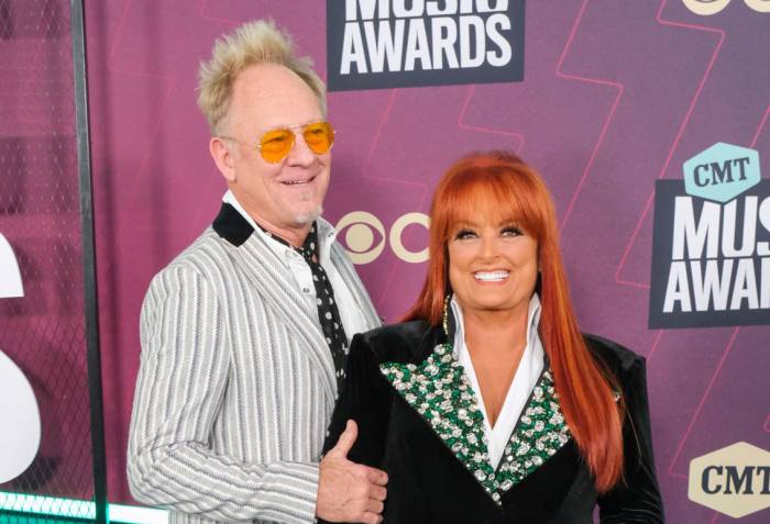 Who Is Wynonna Judd? Net Worth, Lifestyle, Age, Height, Weight, Family ...